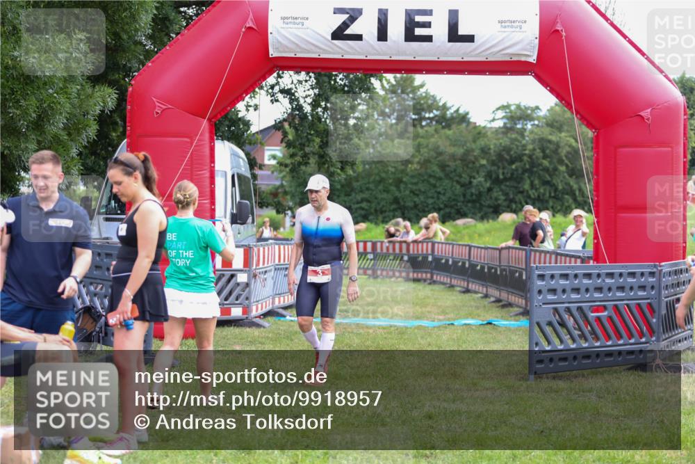 21.06.2026 - 29. Vierlanden-Triathlon Andreas Tolksdorf http://msf.ph/oto/9918957 21.06.2026 12:34:10 Ziel 3, 823 meine-sportfotos.de