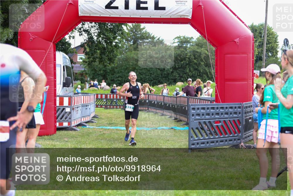 21.06.2026 - 29. Vierlanden-Triathlon Andreas Tolksdorf http://msf.ph/oto/9918964 21.06.2026 12:34:22 Ziel 823 meine-sportfotos.de