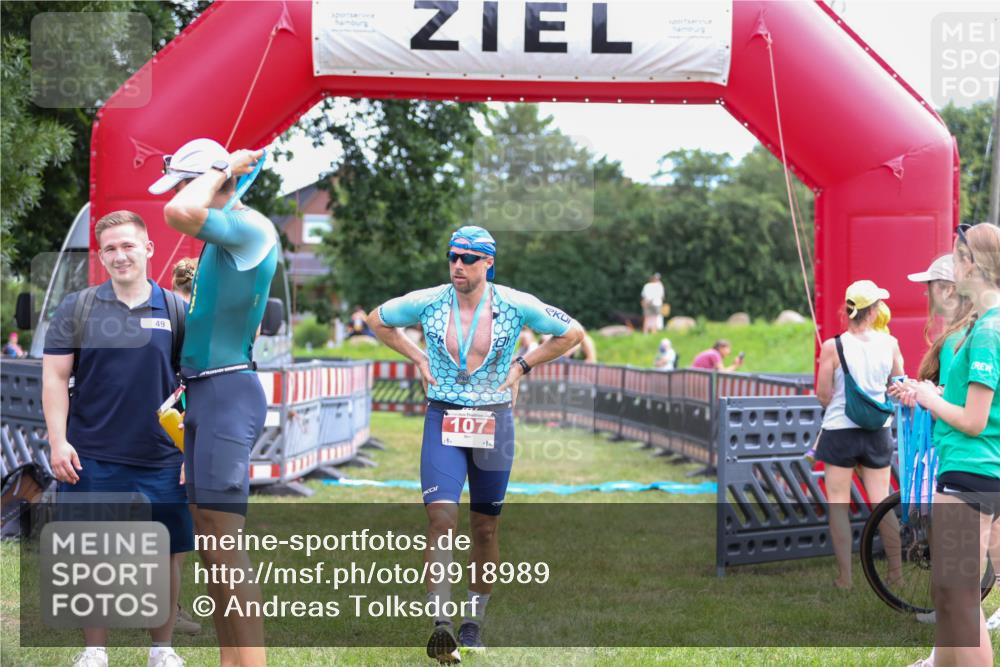 21.06.2026 - 29. Vierlanden-Triathlon Andreas Tolksdorf http://msf.ph/oto/9918989 21.06.2026 12:36:10 Ziel  meine-sportfotos.de
