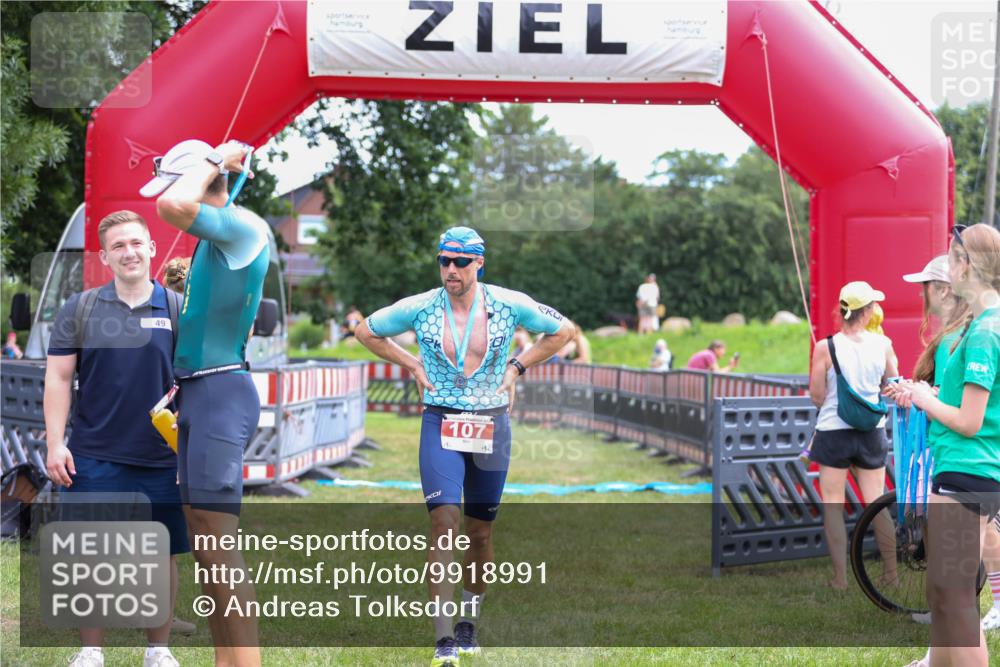 21.06.2026 - 29. Vierlanden-Triathlon Andreas Tolksdorf http://msf.ph/oto/9918991 21.06.2026 12:36:10 Ziel  meine-sportfotos.de