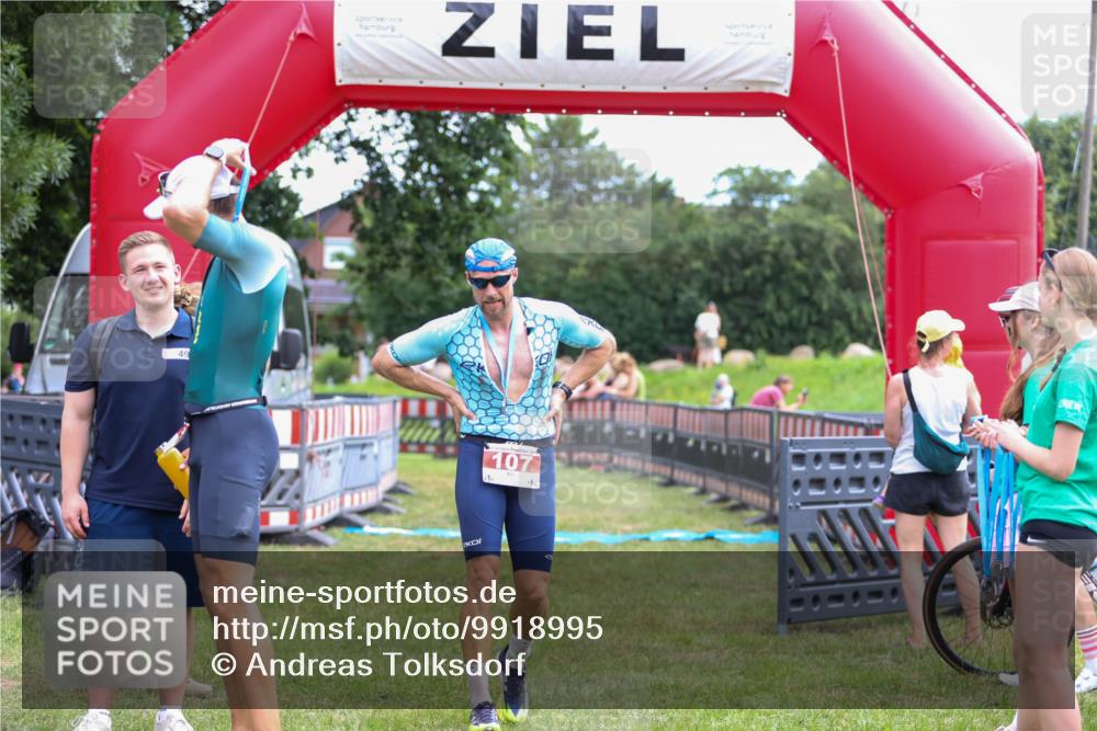 21.06.2026 - 29. Vierlanden-Triathlon Andreas Tolksdorf http://msf.ph/oto/9918995 21.06.2026 12:36:11 Ziel  meine-sportfotos.de