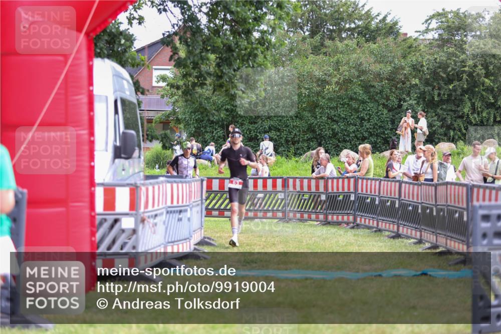 21.06.2026 - 29. Vierlanden-Triathlon Andreas Tolksdorf http://msf.ph/oto/9919004 21.06.2026 12:36:47 Ziel 63, 148 meine-sportfotos.de