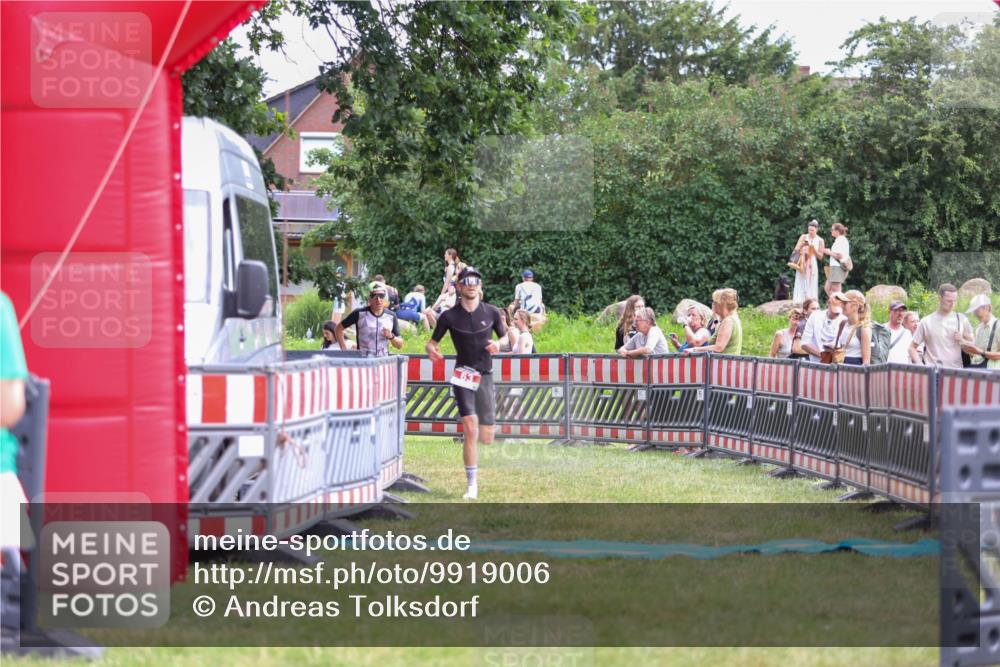 21.06.2026 - 29. Vierlanden-Triathlon Andreas Tolksdorf http://msf.ph/oto/9919006 21.06.2026 12:36:47 Ziel 63, 148 meine-sportfotos.de