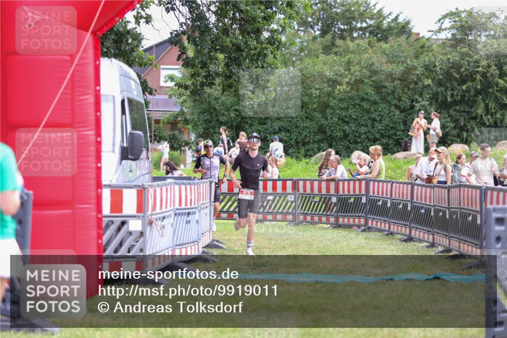 21.06.2026 - 29. Vierlanden-Triathlon Andreas Tolksdorf http://msf.ph/oto/9919011 21.06.2026 12:36:47 Ziel 63, 148 meine-sportfotos.de