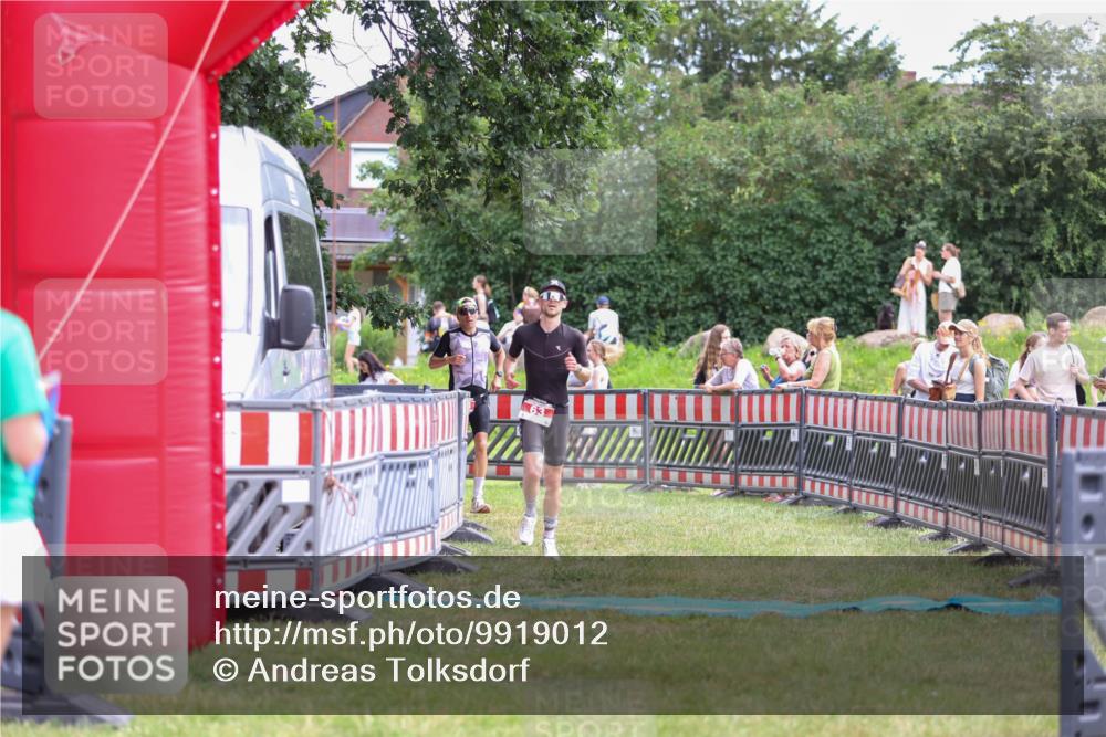 21.06.2026 - 29. Vierlanden-Triathlon Andreas Tolksdorf http://msf.ph/oto/9919012 21.06.2026 12:36:47 Ziel 63, 148 meine-sportfotos.de