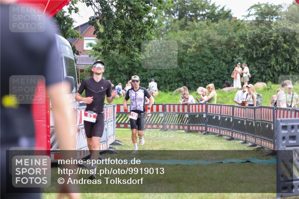 21.06.2026 - 29. Vierlanden-Triathlon Andreas Tolksdorf http://msf.ph/oto/9919013 21.06.2026 12:36:50 Ziel 63, 148 meine-sportfotos.de