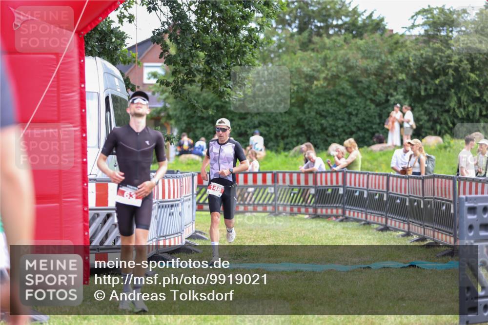 21.06.2026 - 29. Vierlanden-Triathlon Andreas Tolksdorf http://msf.ph/oto/9919021 21.06.2026 12:36:50 Ziel 63, 148 meine-sportfotos.de