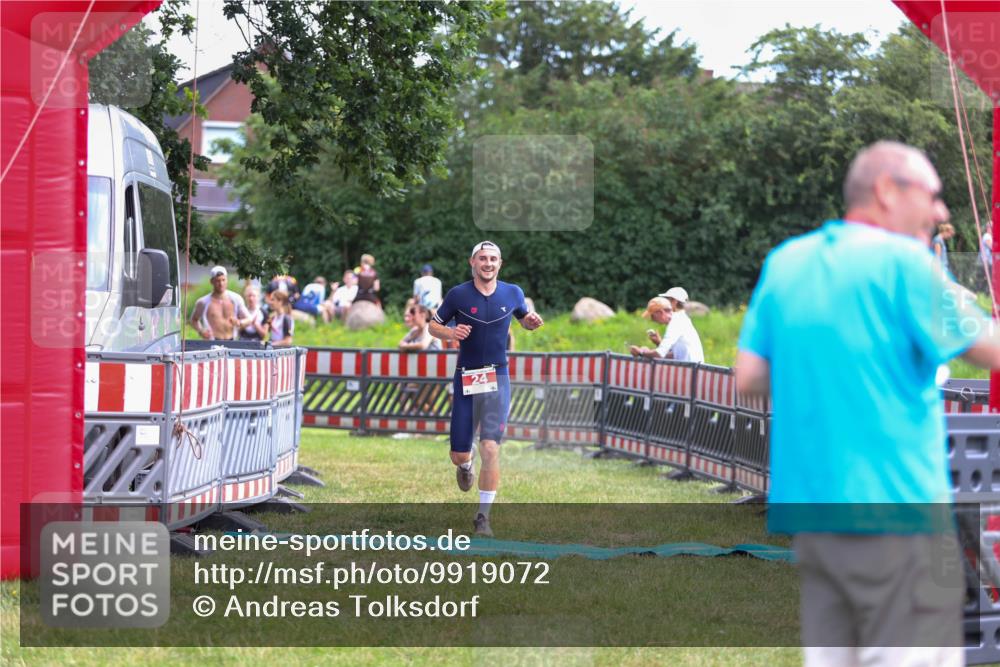 21.06.2026 - 29. Vierlanden-Triathlon Andreas Tolksdorf http://msf.ph/oto/9919072 21.06.2026 12:38:45 Ziel 24, 1355 meine-sportfotos.de