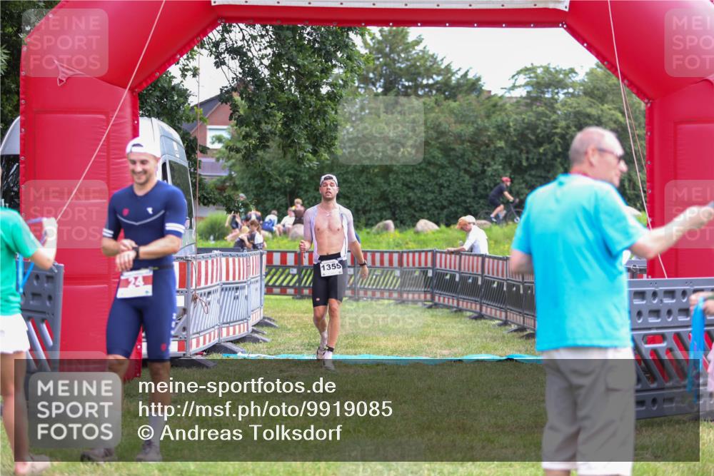 21.06.2026 - 29. Vierlanden-Triathlon Andreas Tolksdorf http://msf.ph/oto/9919085 21.06.2026 12:38:51 Ziel 24, 1355 meine-sportfotos.de