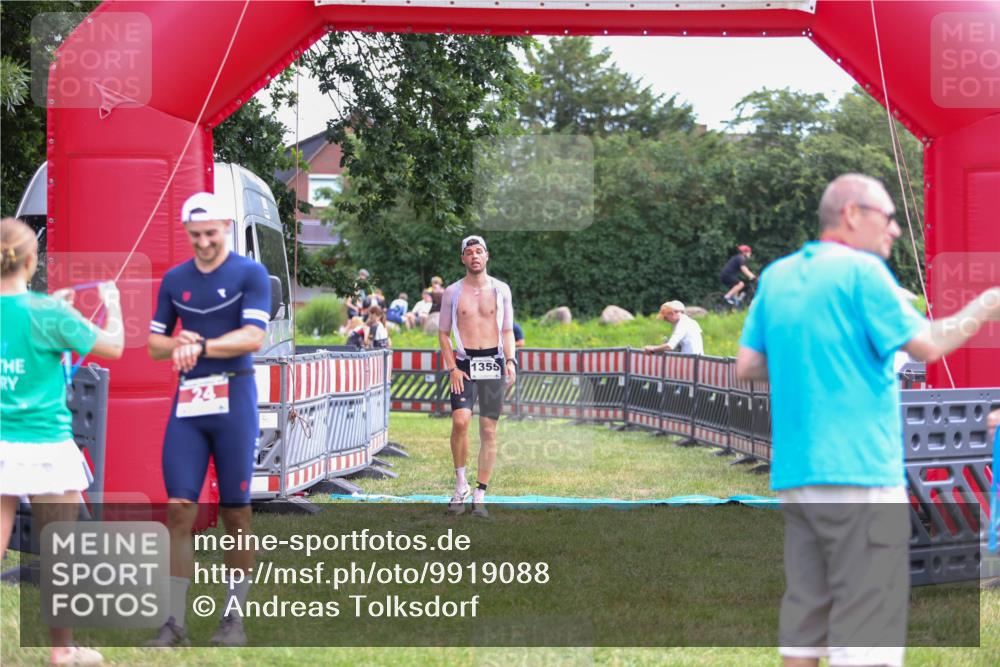 21.06.2026 - 29. Vierlanden-Triathlon Andreas Tolksdorf http://msf.ph/oto/9919088 21.06.2026 12:38:51 Ziel 24, 1355 meine-sportfotos.de