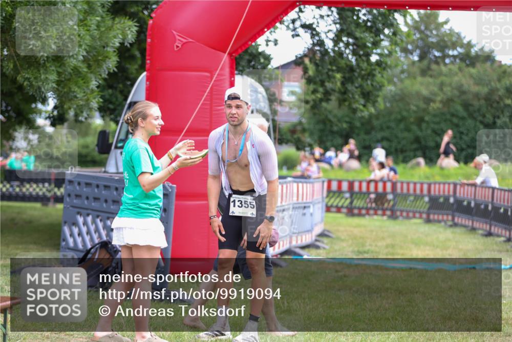 21.06.2026 - 29. Vierlanden-Triathlon Andreas Tolksdorf http://msf.ph/oto/9919094 21.06.2026 12:39:15 Ziel 202 meine-sportfotos.de