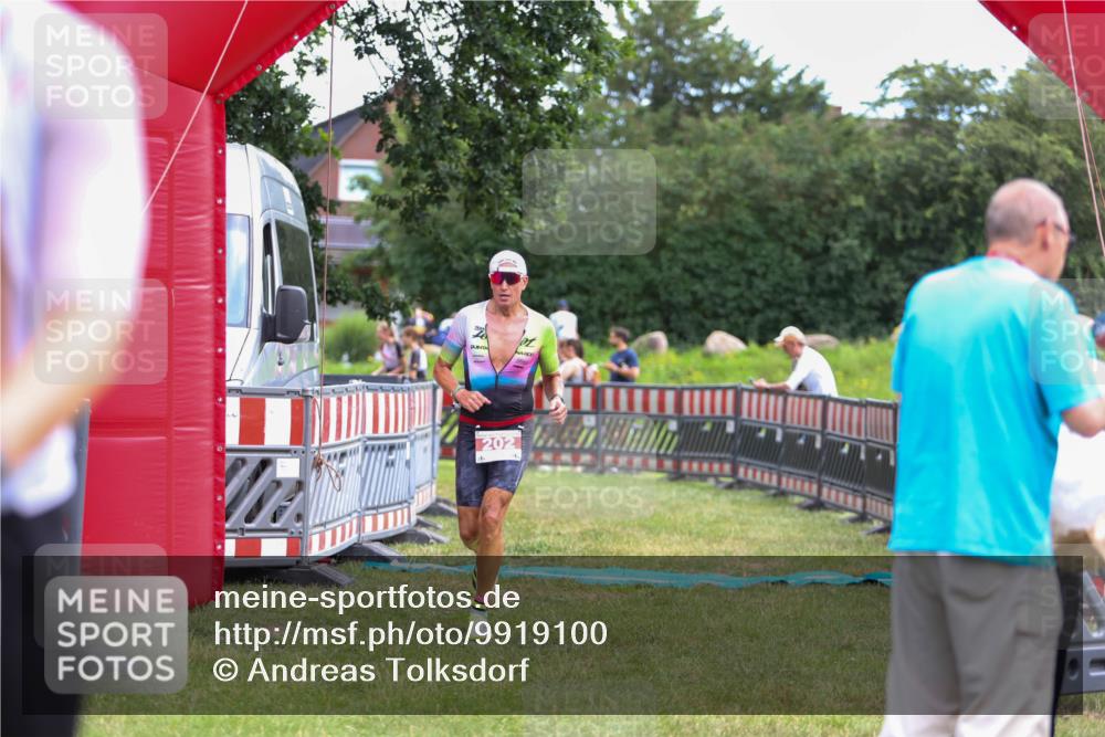 21.06.2026 - 29. Vierlanden-Triathlon Andreas Tolksdorf http://msf.ph/oto/9919100 21.06.2026 12:39:24 Ziel 16, 202 meine-sportfotos.de