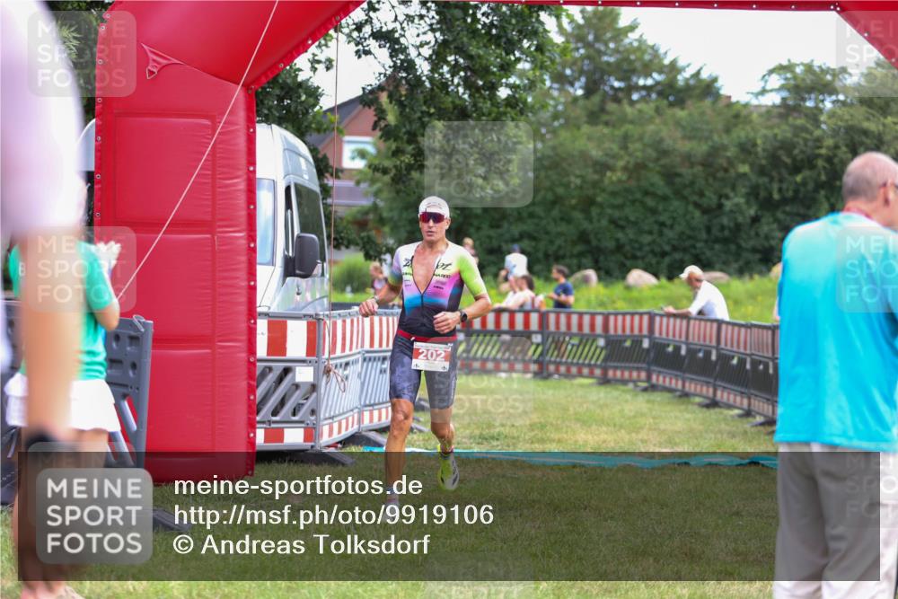 21.06.2026 - 29. Vierlanden-Triathlon Andreas Tolksdorf http://msf.ph/oto/9919106 21.06.2026 12:39:25 Ziel 16, 202 meine-sportfotos.de