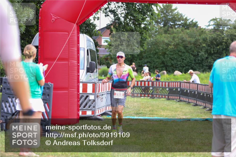 21.06.2026 - 29. Vierlanden-Triathlon Andreas Tolksdorf http://msf.ph/oto/9919109 21.06.2026 12:39:25 Ziel 16, 202 meine-sportfotos.de