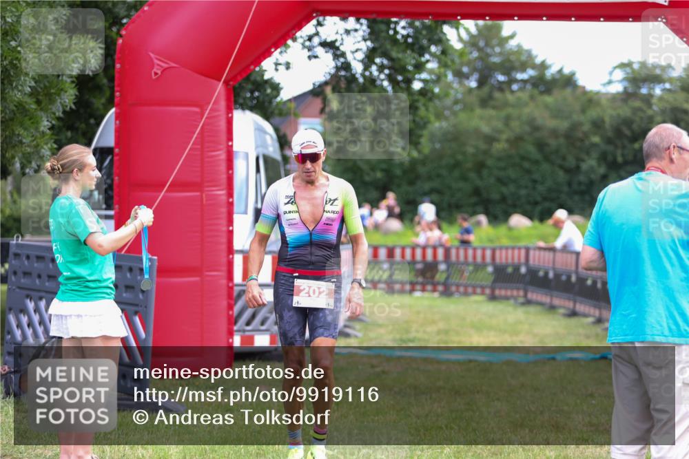 21.06.2026 - 29. Vierlanden-Triathlon Andreas Tolksdorf http://msf.ph/oto/9919116 21.06.2026 12:39:26 Ziel 16, 202 meine-sportfotos.de
