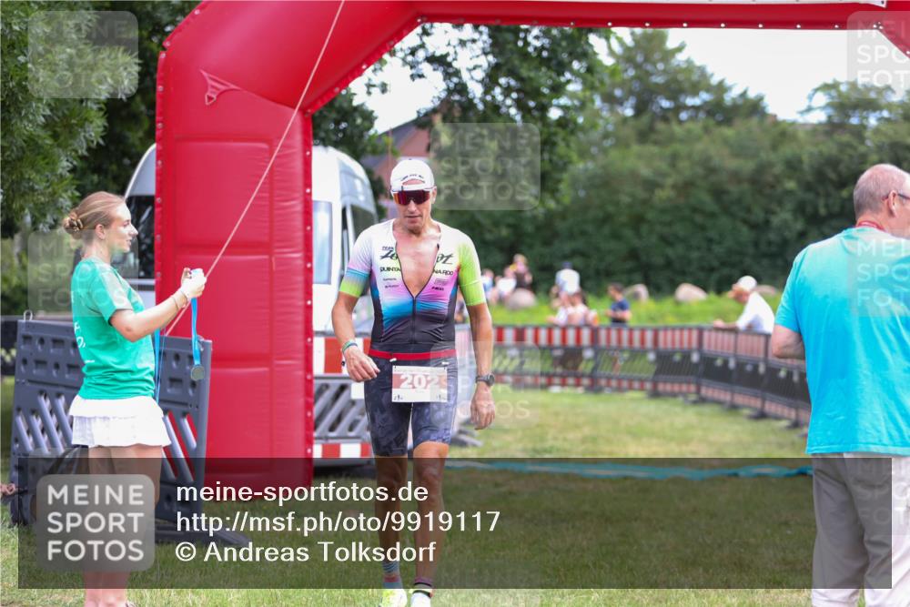 21.06.2026 - 29. Vierlanden-Triathlon Andreas Tolksdorf http://msf.ph/oto/9919117 21.06.2026 12:39:26 Ziel 16, 202 meine-sportfotos.de