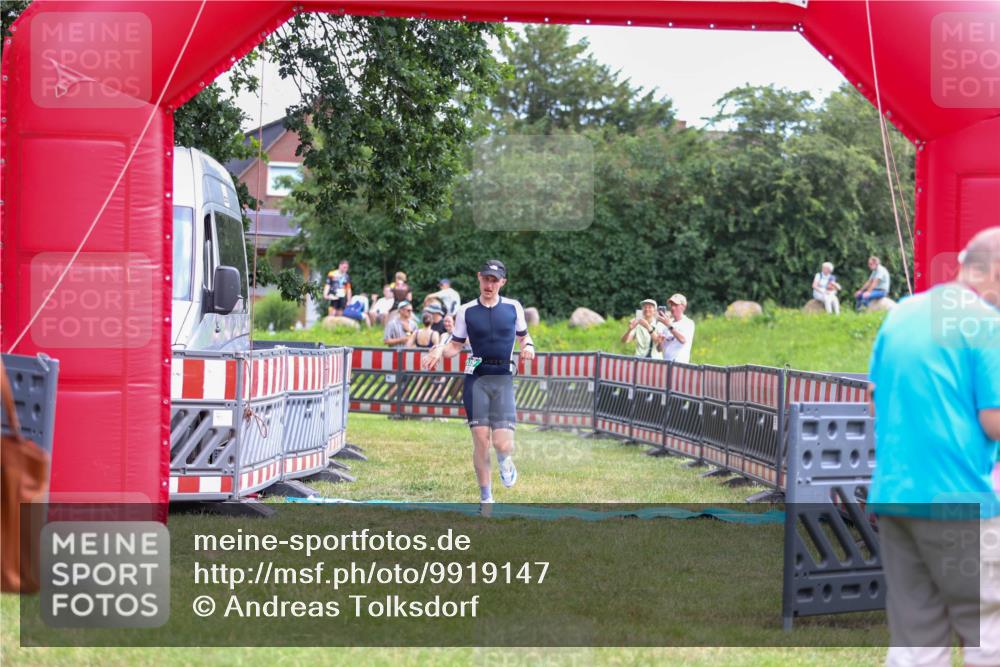 21.06.2026 - 29. Vierlanden-Triathlon Andreas Tolksdorf http://msf.ph/oto/9919147 21.06.2026 12:43:18 Ziel 639 meine-sportfotos.de