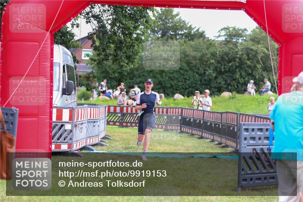 21.06.2026 - 29. Vierlanden-Triathlon Andreas Tolksdorf http://msf.ph/oto/9919153 21.06.2026 12:43:18 Ziel 639 meine-sportfotos.de