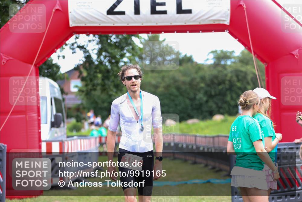 21.06.2026 - 29. Vierlanden-Triathlon Andreas Tolksdorf http://msf.ph/oto/9919165 21.06.2026 12:43:51 Ziel  meine-sportfotos.de