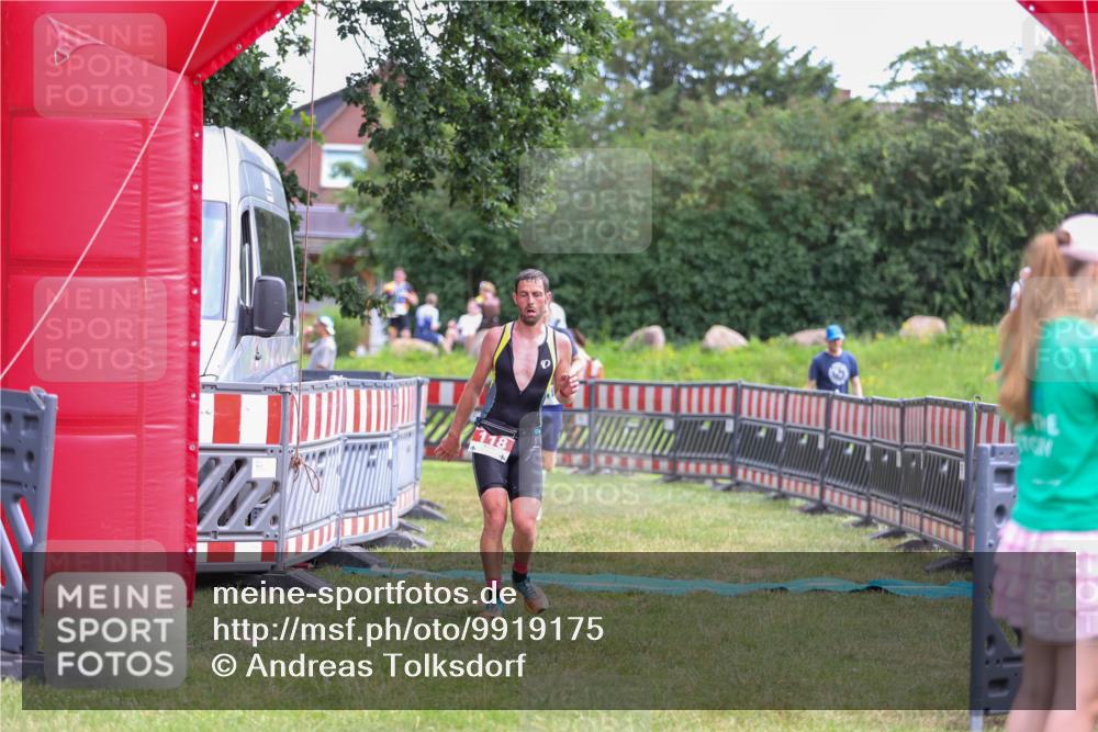 21.06.2026 - 29. Vierlanden-Triathlon Andreas Tolksdorf http://msf.ph/oto/9919175 21.06.2026 12:44:16 Ziel 118, 819 meine-sportfotos.de