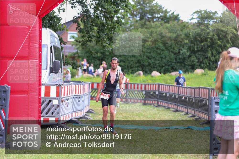 21.06.2026 - 29. Vierlanden-Triathlon Andreas Tolksdorf http://msf.ph/oto/9919176 21.06.2026 12:44:16 Ziel 118, 819 meine-sportfotos.de