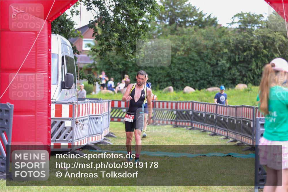 21.06.2026 - 29. Vierlanden-Triathlon Andreas Tolksdorf http://msf.ph/oto/9919178 21.06.2026 12:44:16 Ziel 118, 819 meine-sportfotos.de