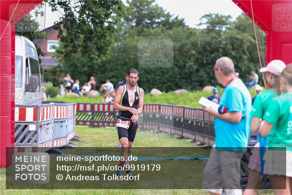 21.06.2026 - 29. Vierlanden-Triathlon Andreas Tolksdorf http://msf.ph/oto/9919179 21.06.2026 12:44:17 Ziel 118, 819 meine-sportfotos.de
