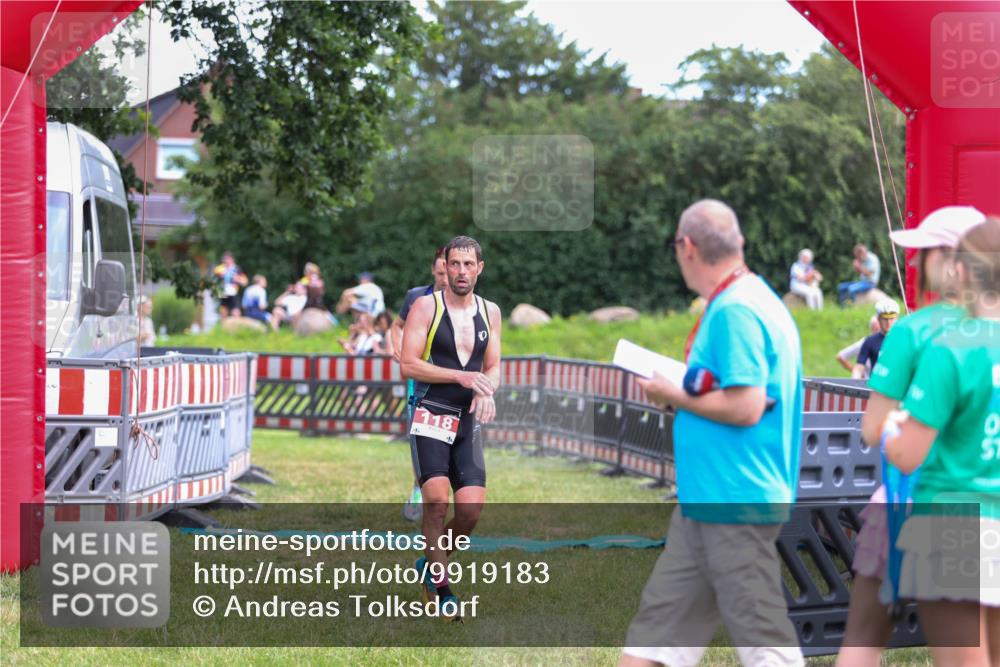 21.06.2026 - 29. Vierlanden-Triathlon Andreas Tolksdorf http://msf.ph/oto/9919183 21.06.2026 12:44:18 Ziel 118, 819 meine-sportfotos.de