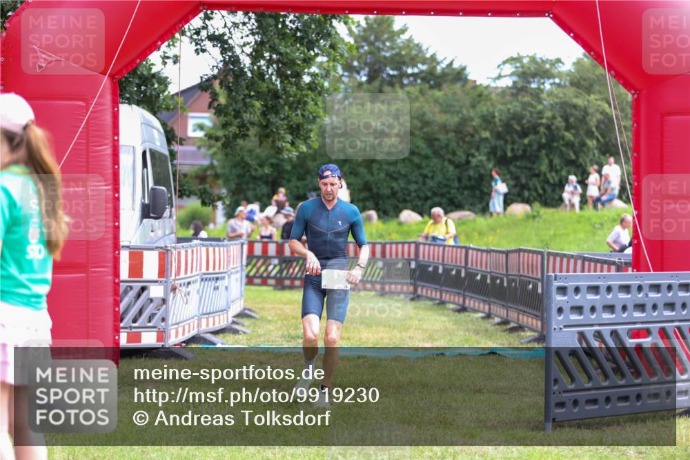 21.06.2026 - 29. Vierlanden-Triathlon Andreas Tolksdorf http://msf.ph/oto/9919230 21.06.2026 12:45:48 Ziel 686 meine-sportfotos.de