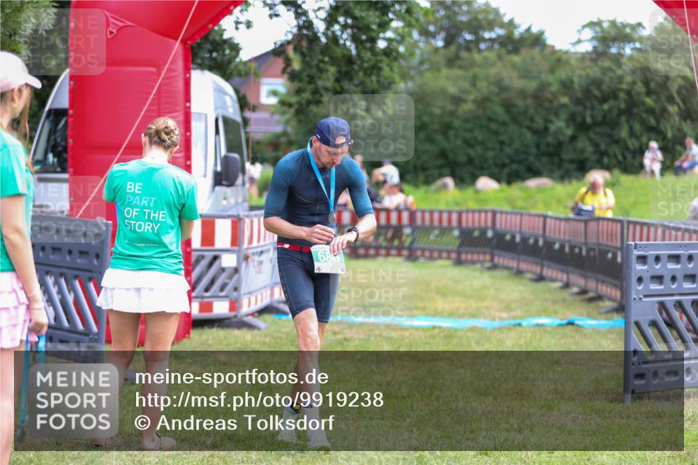 21.06.2026 - 29. Vierlanden-Triathlon Andreas Tolksdorf http://msf.ph/oto/9919238 21.06.2026 12:45:54 Ziel  meine-sportfotos.de