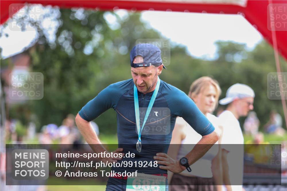 21.06.2026 - 29. Vierlanden-Triathlon Andreas Tolksdorf http://msf.ph/oto/9919248 21.06.2026 12:45:59 Ziel  meine-sportfotos.de