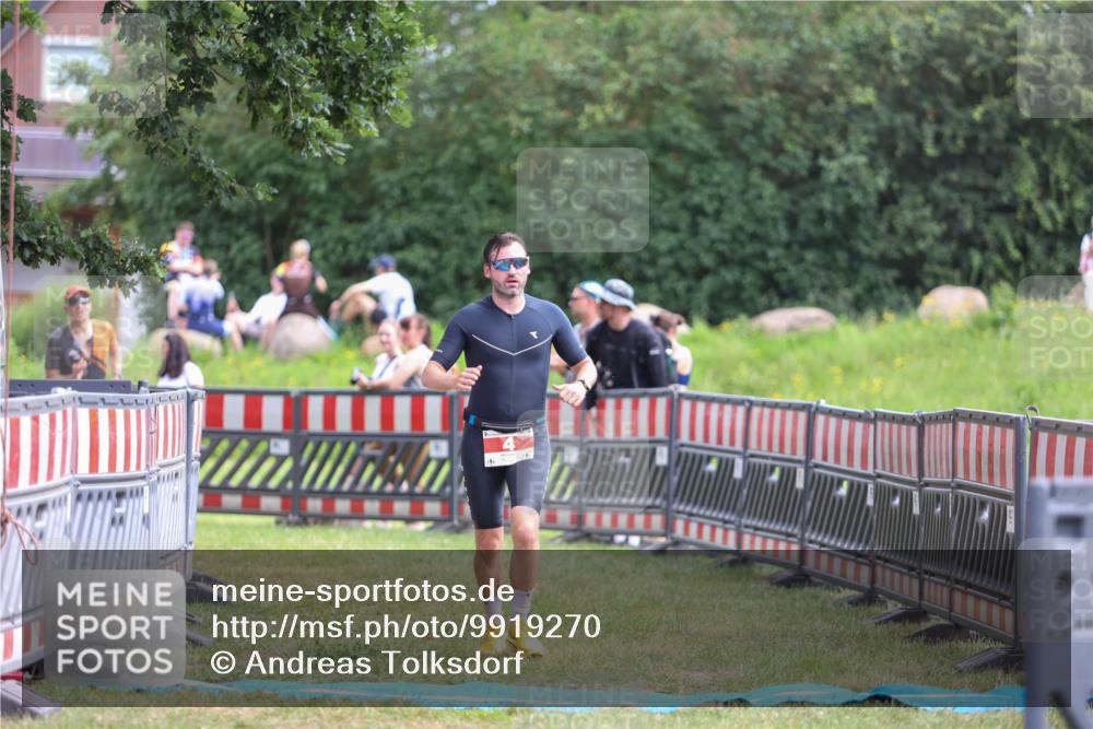 21.06.2026 - 29. Vierlanden-Triathlon Andreas Tolksdorf http://msf.ph/oto/9919270 21.06.2026 12:47:06 Ziel 4, 704 meine-sportfotos.de
