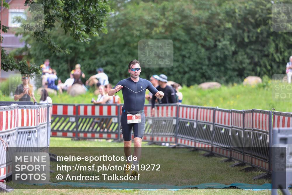 21.06.2026 - 29. Vierlanden-Triathlon Andreas Tolksdorf http://msf.ph/oto/9919272 21.06.2026 12:47:06 Ziel 4, 704 meine-sportfotos.de