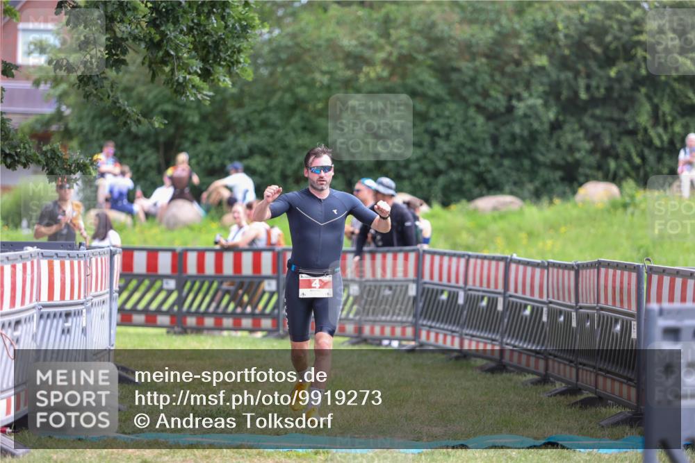 21.06.2026 - 29. Vierlanden-Triathlon Andreas Tolksdorf http://msf.ph/oto/9919273 21.06.2026 12:47:06 Ziel 4, 704 meine-sportfotos.de