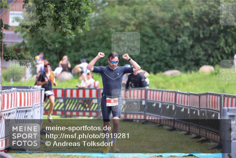 21.06.2026 - 29. Vierlanden-Triathlon Andreas Tolksdorf http://msf.ph/oto/9919281 21.06.2026 12:47:06 Ziel 4, 704 meine-sportfotos.de