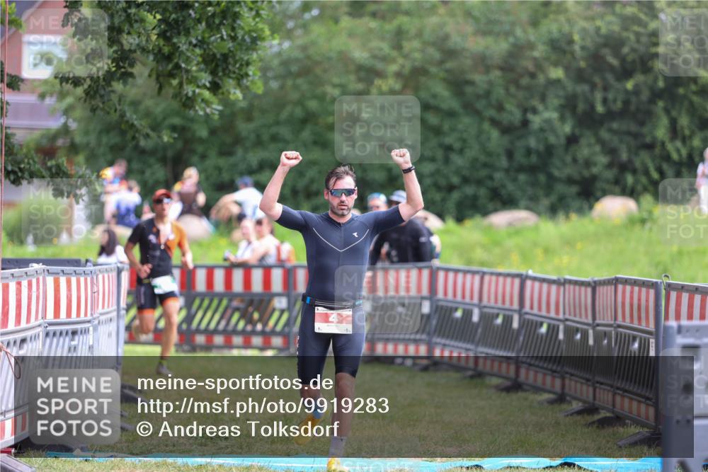 21.06.2026 - 29. Vierlanden-Triathlon Andreas Tolksdorf http://msf.ph/oto/9919283 21.06.2026 12:47:06 Ziel 4, 704 meine-sportfotos.de