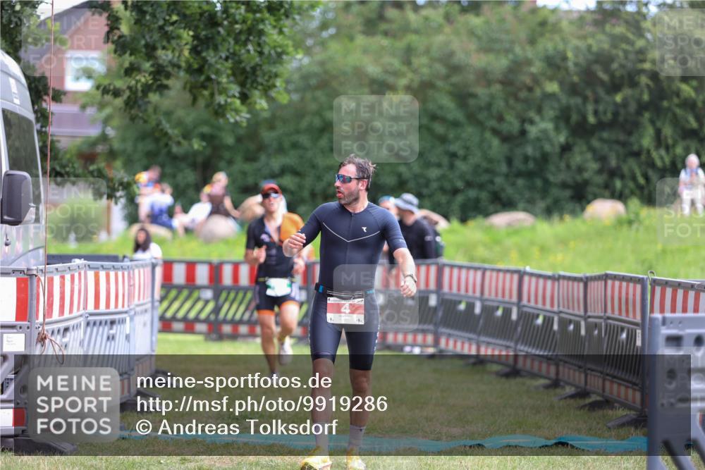 21.06.2026 - 29. Vierlanden-Triathlon Andreas Tolksdorf http://msf.ph/oto/9919286 21.06.2026 12:47:08 Ziel 4, 704 meine-sportfotos.de