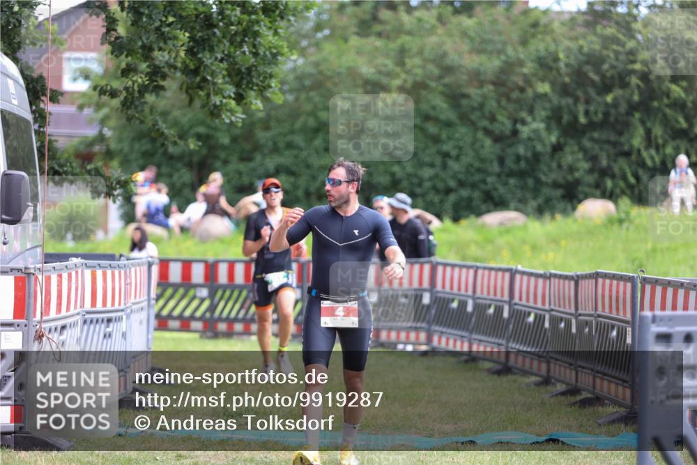 21.06.2026 - 29. Vierlanden-Triathlon Andreas Tolksdorf http://msf.ph/oto/9919287 21.06.2026 12:47:08 Ziel 4, 704 meine-sportfotos.de