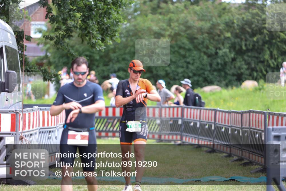 21.06.2026 - 29. Vierlanden-Triathlon Andreas Tolksdorf http://msf.ph/oto/9919290 21.06.2026 12:47:11 Ziel 4, 704 meine-sportfotos.de