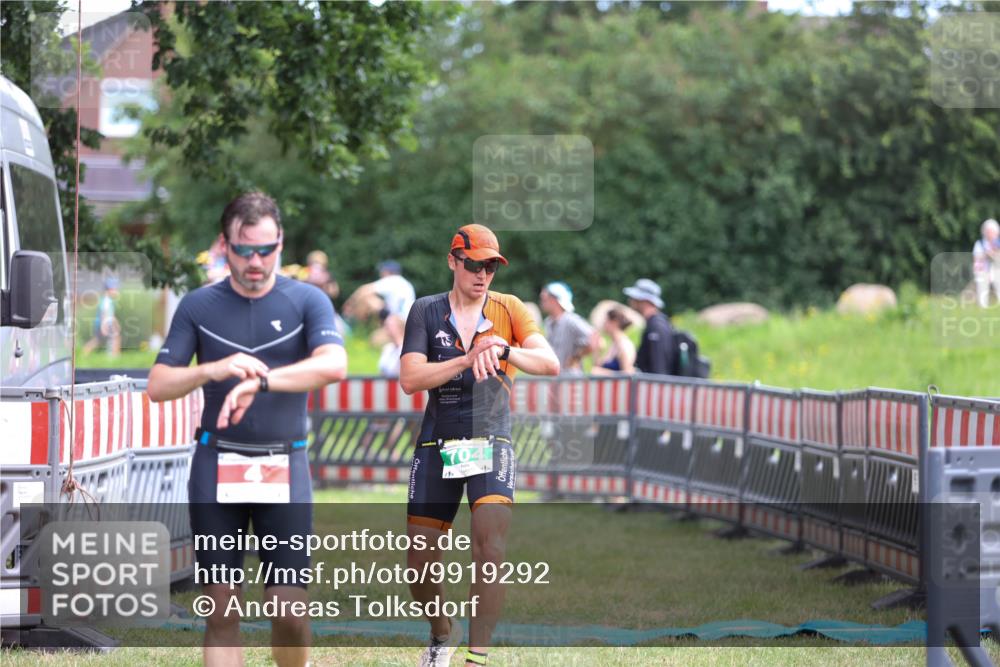 21.06.2026 - 29. Vierlanden-Triathlon Andreas Tolksdorf http://msf.ph/oto/9919292 21.06.2026 12:47:11 Ziel 4, 704 meine-sportfotos.de