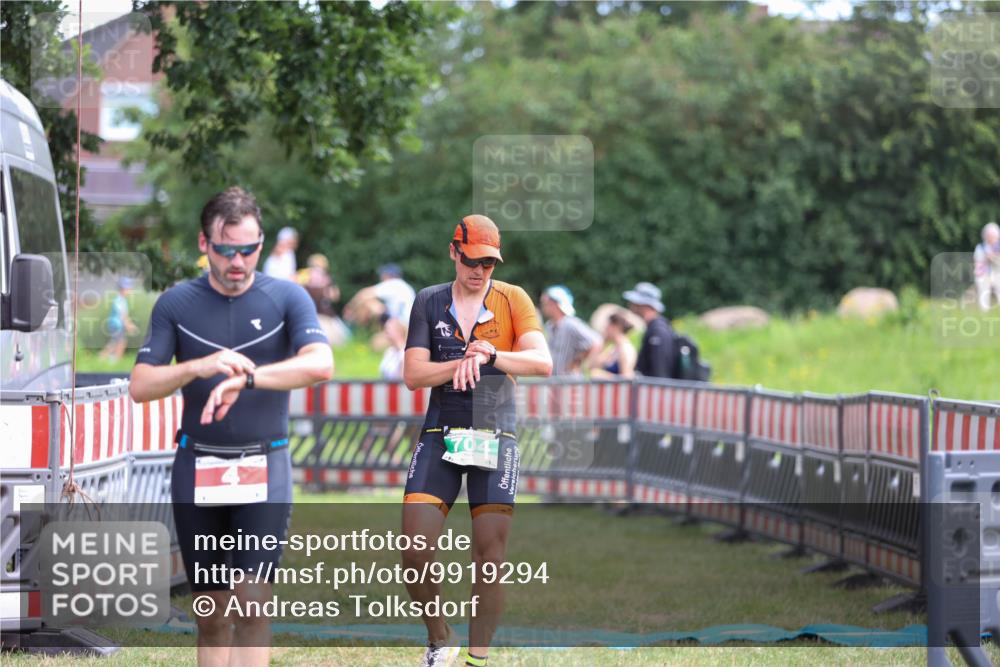 21.06.2026 - 29. Vierlanden-Triathlon Andreas Tolksdorf http://msf.ph/oto/9919294 21.06.2026 12:47:11 Ziel 4, 704 meine-sportfotos.de
