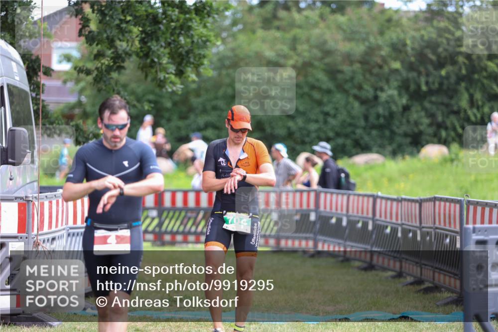21.06.2026 - 29. Vierlanden-Triathlon Andreas Tolksdorf http://msf.ph/oto/9919295 21.06.2026 12:47:11 Ziel 4, 704 meine-sportfotos.de
