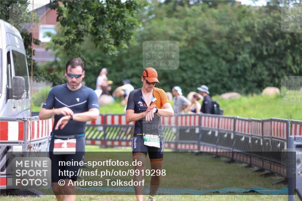 21.06.2026 - 29. Vierlanden-Triathlon Andreas Tolksdorf http://msf.ph/oto/9919298 21.06.2026 12:47:12 Ziel 4, 704 meine-sportfotos.de