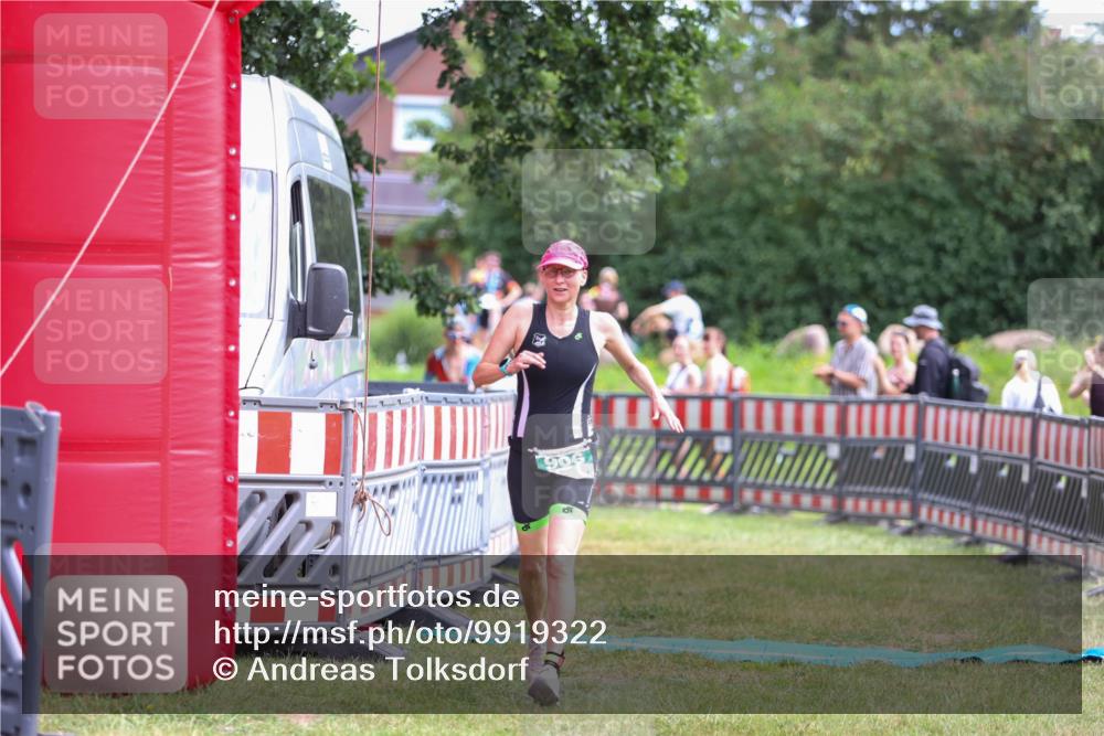 21.06.2026 - 29. Vierlanden-Triathlon Andreas Tolksdorf http://msf.ph/oto/9919322 21.06.2026 12:47:58 Ziel 197, 906 meine-sportfotos.de