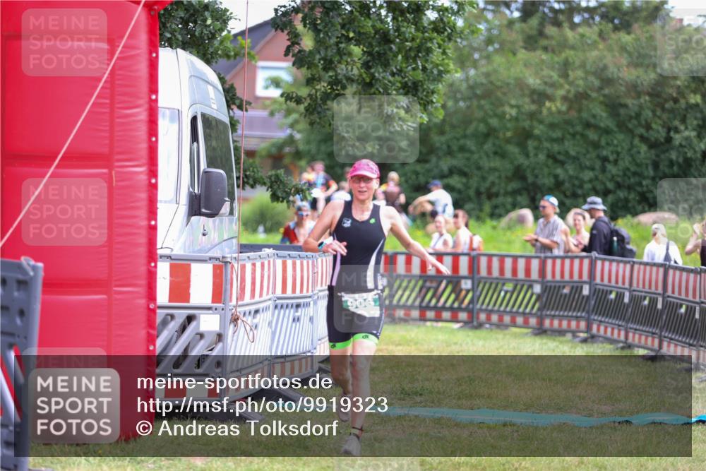 21.06.2026 - 29. Vierlanden-Triathlon Andreas Tolksdorf http://msf.ph/oto/9919323 21.06.2026 12:47:58 Ziel 197, 906 meine-sportfotos.de
