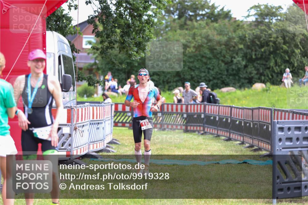 21.06.2026 - 29. Vierlanden-Triathlon Andreas Tolksdorf http://msf.ph/oto/9919328 21.06.2026 12:48:04 Ziel 197 meine-sportfotos.de