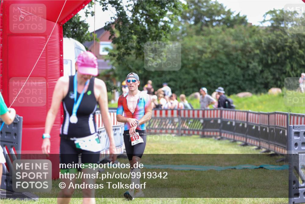 21.06.2026 - 29. Vierlanden-Triathlon Andreas Tolksdorf http://msf.ph/oto/9919342 21.06.2026 12:48:06 Ziel 197 meine-sportfotos.de