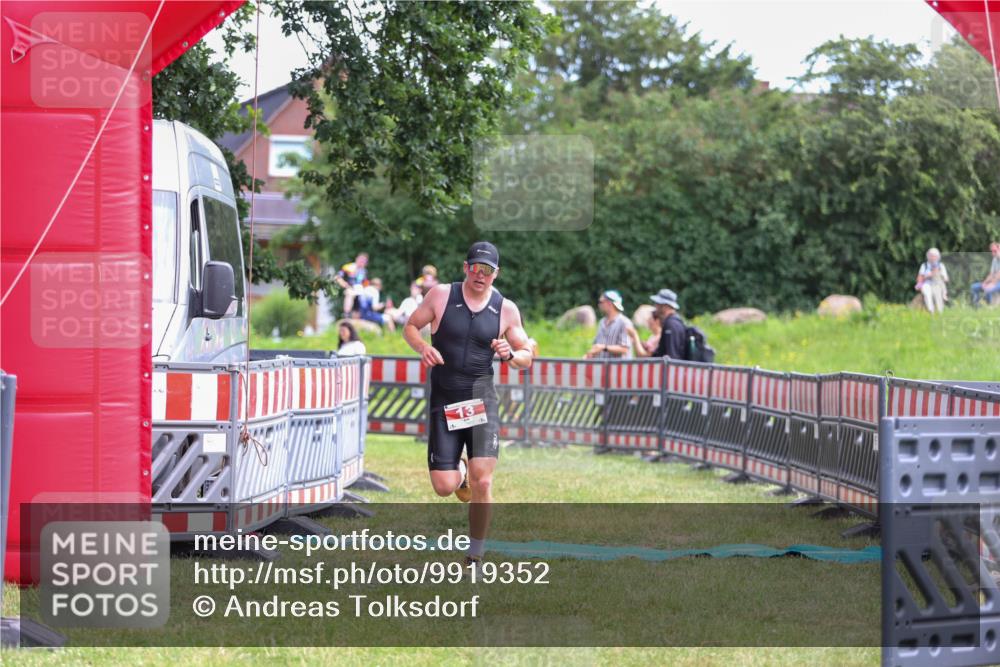 21.06.2026 - 29. Vierlanden-Triathlon Andreas Tolksdorf http://msf.ph/oto/9919352 21.06.2026 12:48:25 Ziel 13, 119 meine-sportfotos.de