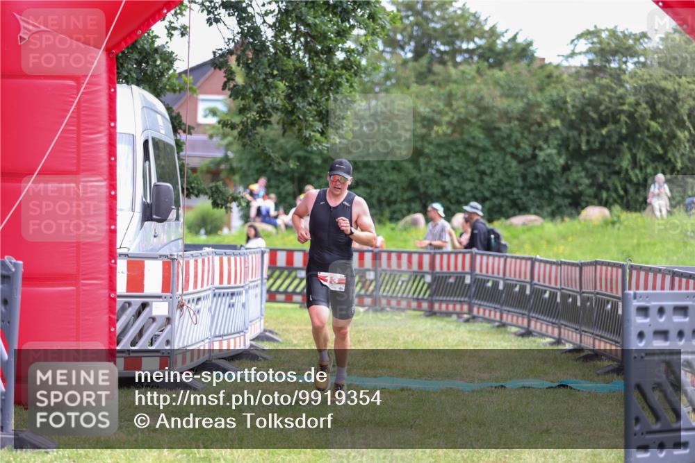 21.06.2026 - 29. Vierlanden-Triathlon Andreas Tolksdorf http://msf.ph/oto/9919354 21.06.2026 12:48:25 Ziel 13, 119 meine-sportfotos.de