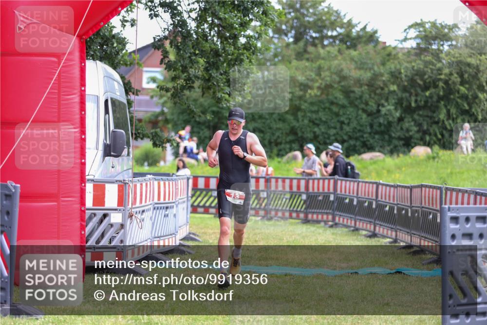 21.06.2026 - 29. Vierlanden-Triathlon Andreas Tolksdorf http://msf.ph/oto/9919356 21.06.2026 12:48:25 Ziel 13, 119 meine-sportfotos.de